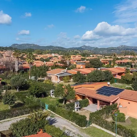 아파트 2 Minute Walk To The Sea-new, Modern With Air Conditioning *