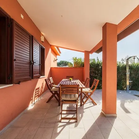 아파트 2 Minute Walk To The Sea-new, Modern With Air Conditioning *
