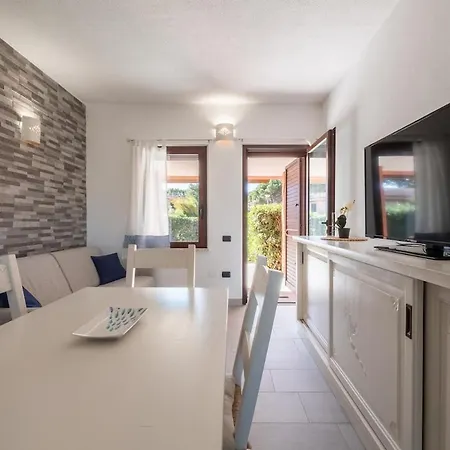 2 Minute Walk To The Sea-new, Modern With Air Conditioning 코스타 레이