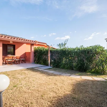 2 Minute Walk To The Sea-new, Modern With Air Conditioning 아파트 *